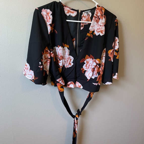 Charlotte Russe Black/Orange Floral Crop Top Sz XL - Picture 4 of 11